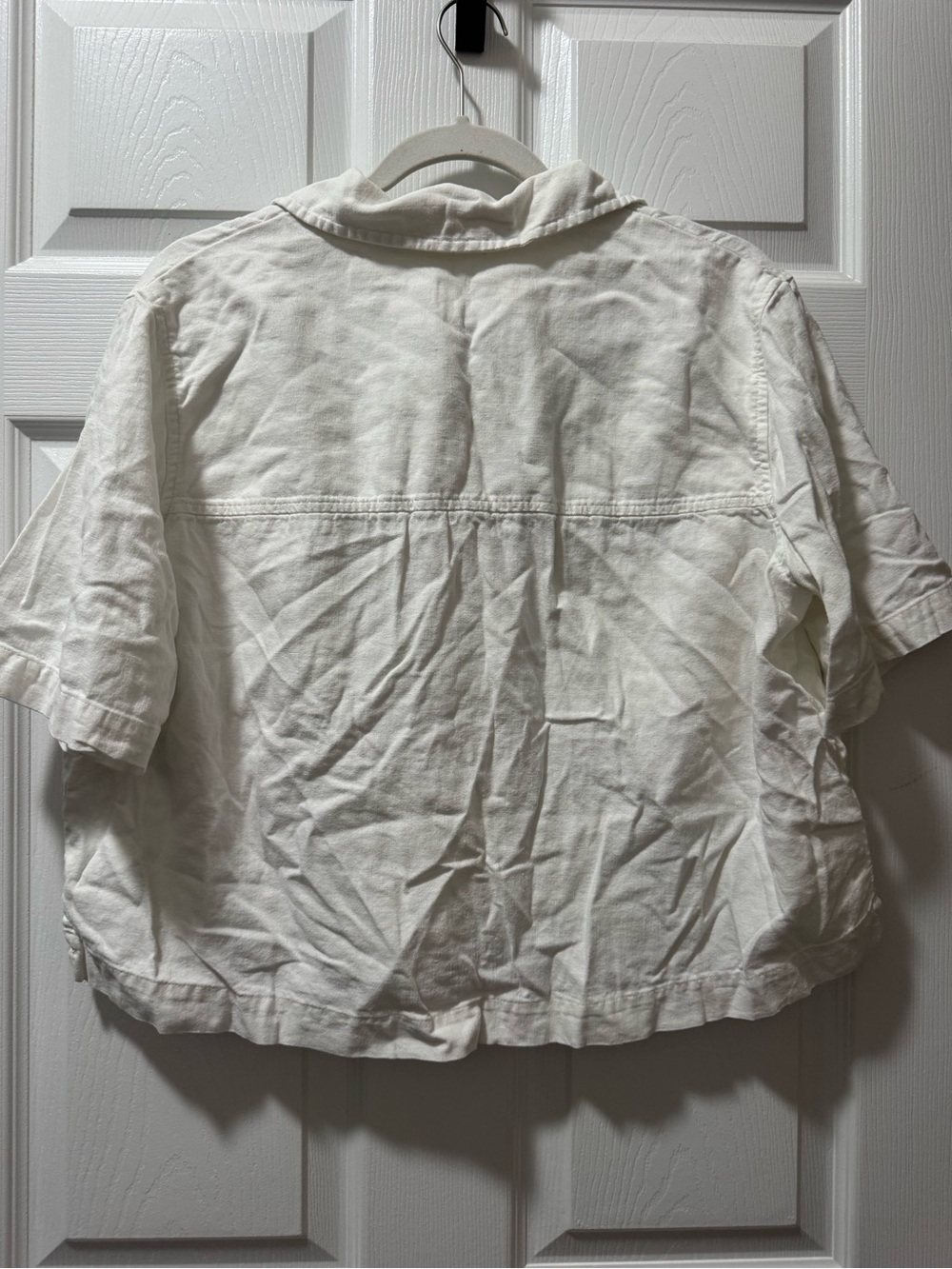 Universal Thread White Short-Sleeve Button-Down Boxy Shirt - Picture 4 of 5